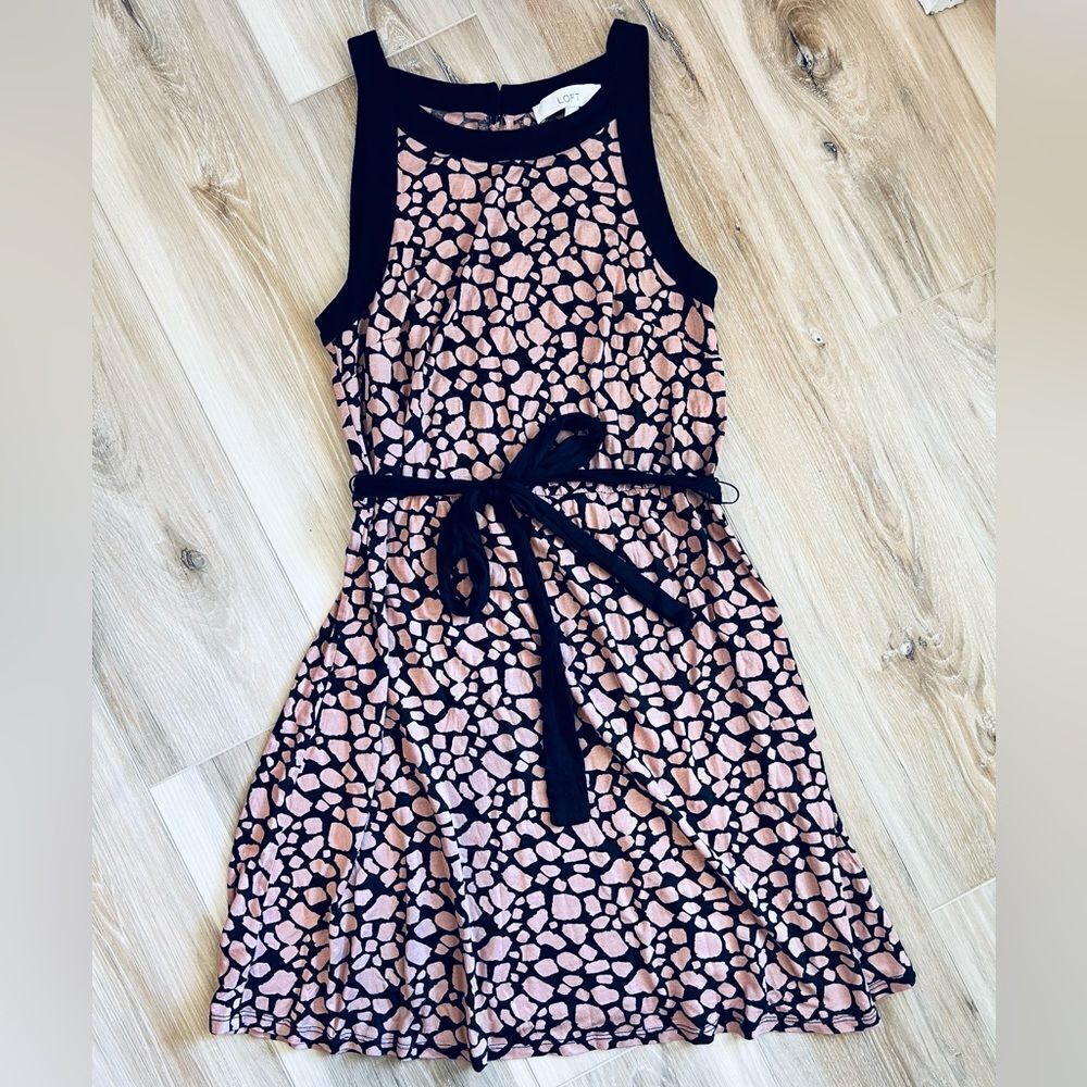 ANN TAYLOR LOFT SLEEVELESS DRESS SIZE SMALL